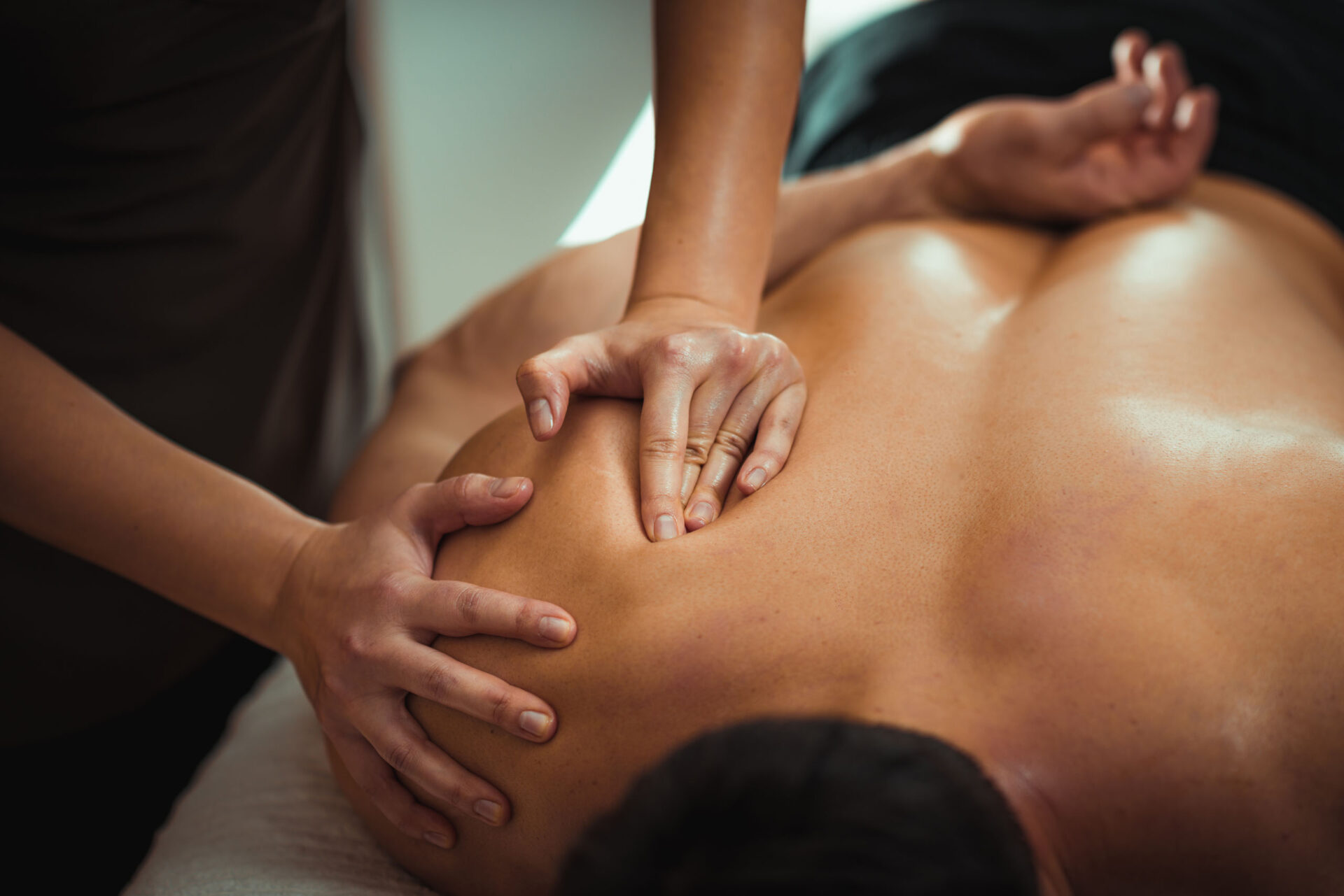 Relaxation Massage vs. Therapeutic Massage: Understanding the Difference